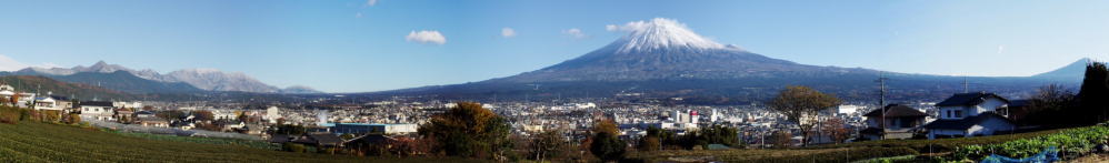 富士南麓の富士山のある町 静岡県富士宮市にて 車社会とともに歩む坪井自動車グループを紹介するウェブサイトです。